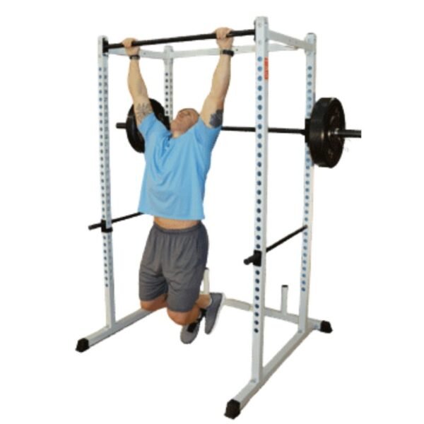 dude using the pull up bar on the squat rack